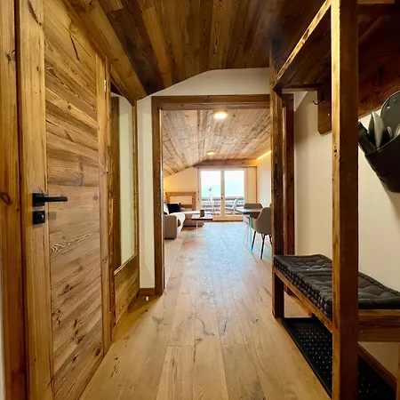 Attique - Vue Plongeante Sur Le De La Moubra *